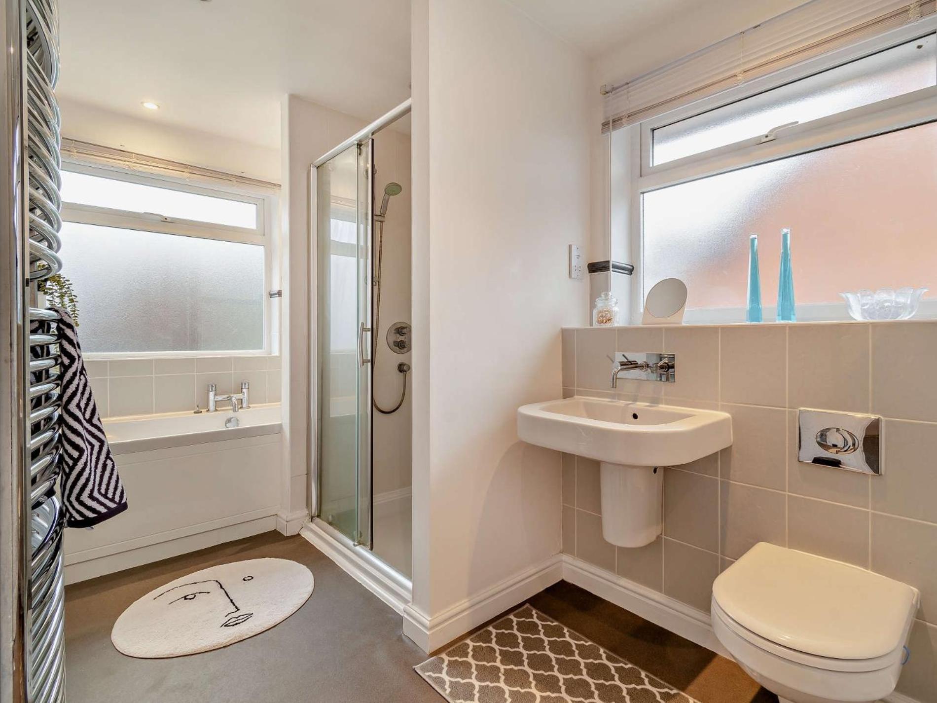2 Bed In 94299